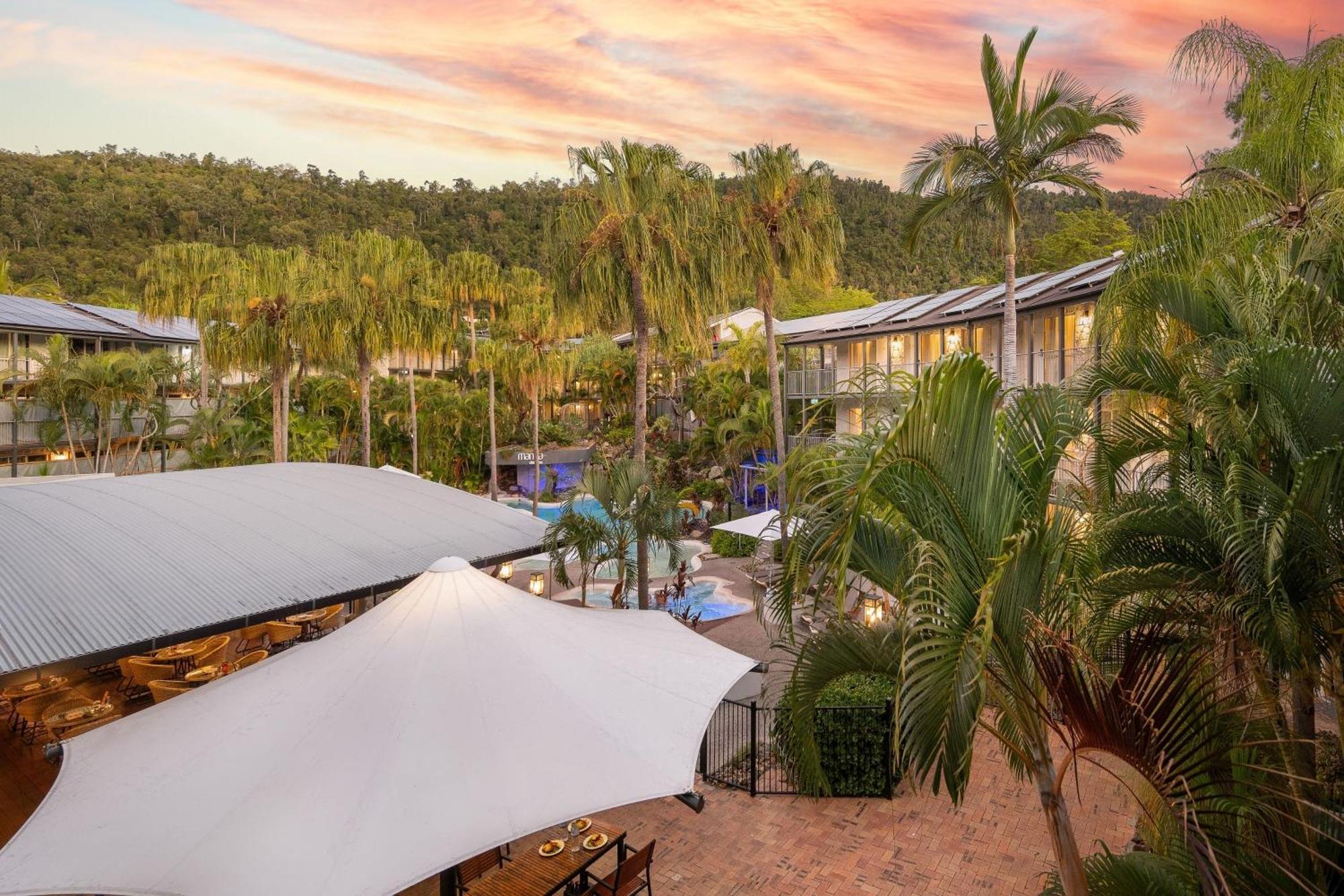 Mantra Club Croc Hotel Airlie Beach Kültér fotó